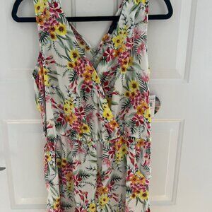 Floral V-Neck Romper Women's Size Medium